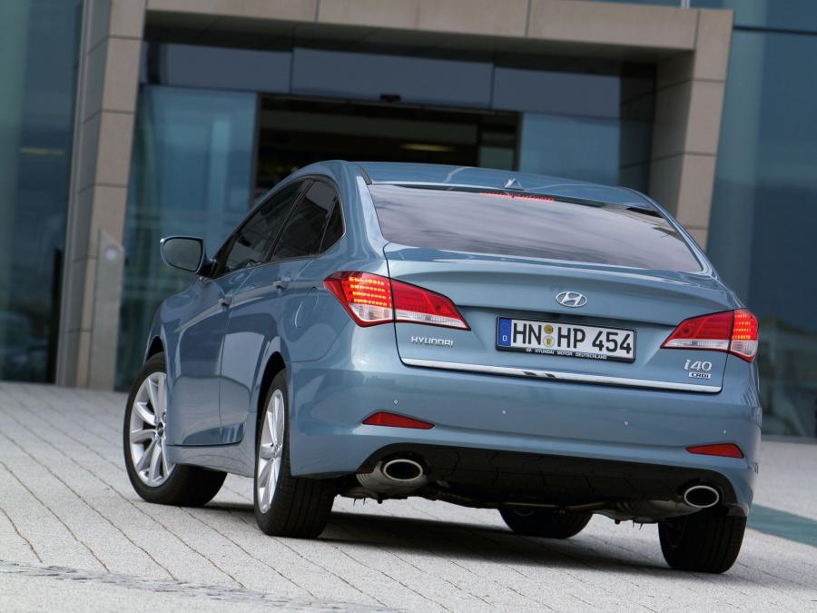  Hyundai i40 Sedan 2011 года  (фото 15 из 39)